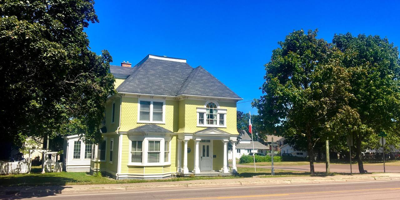 Le Griffon Bed & Breakfast Shediac Exterior photo