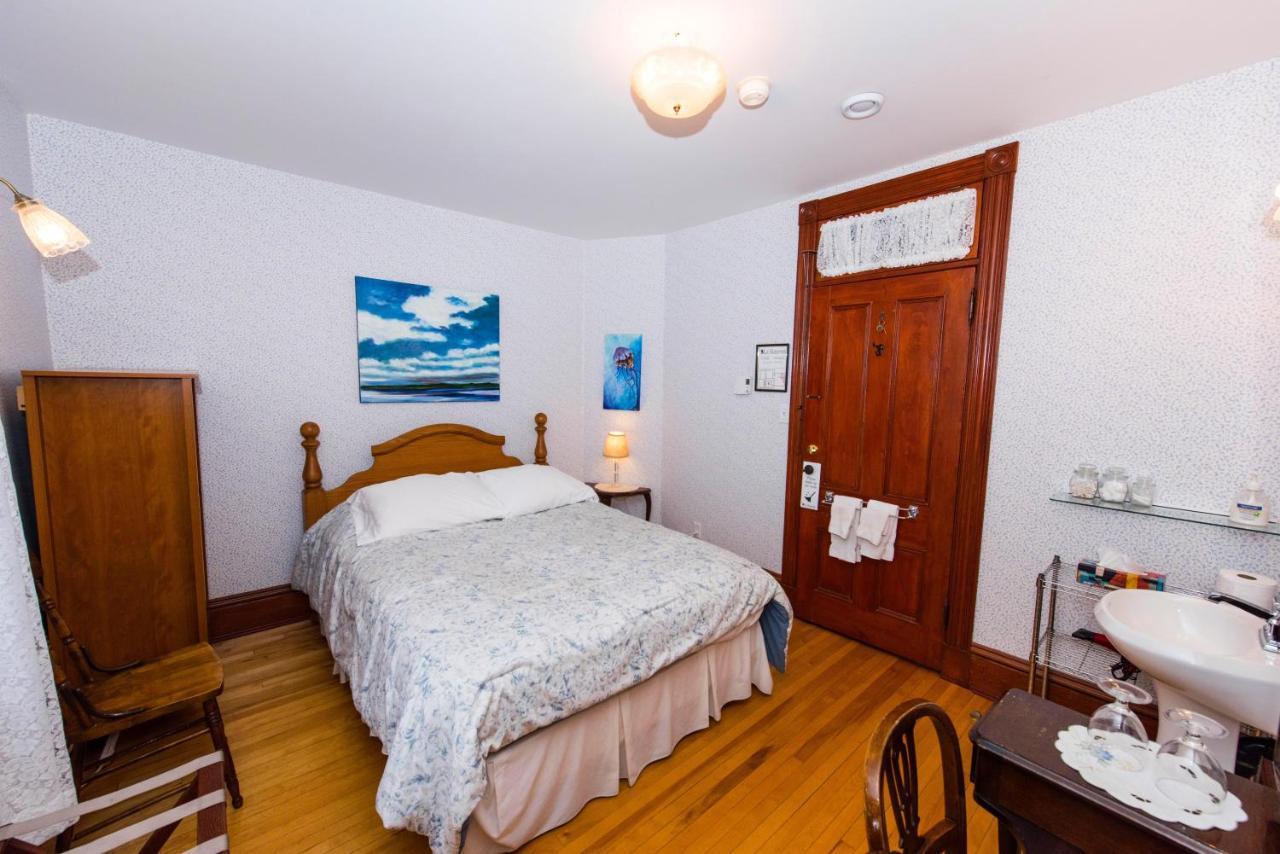 Le Griffon Bed & Breakfast Shediac Exterior photo